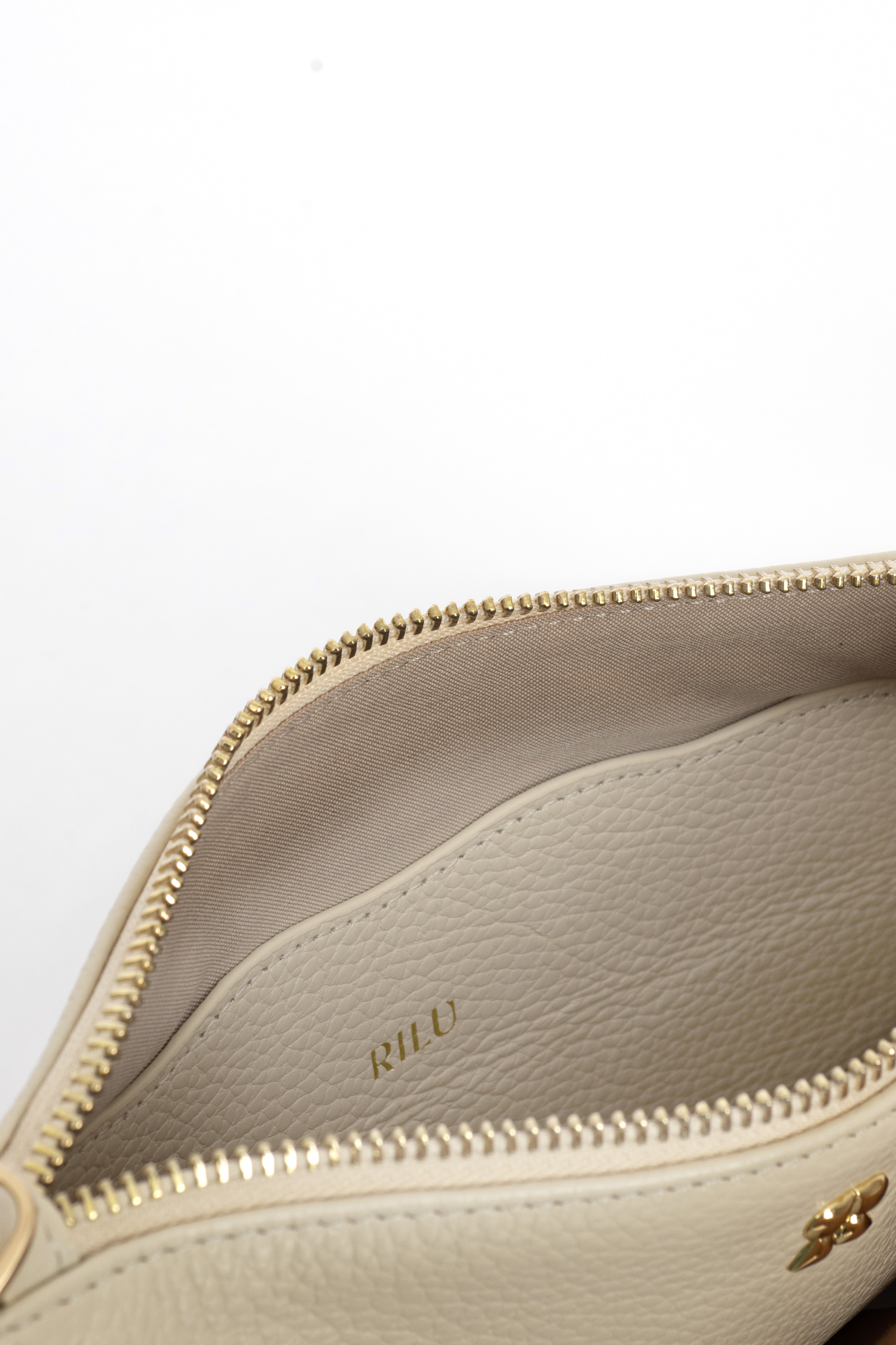KAIA IVORY CHAIN CLUTCH LEATHER BAG