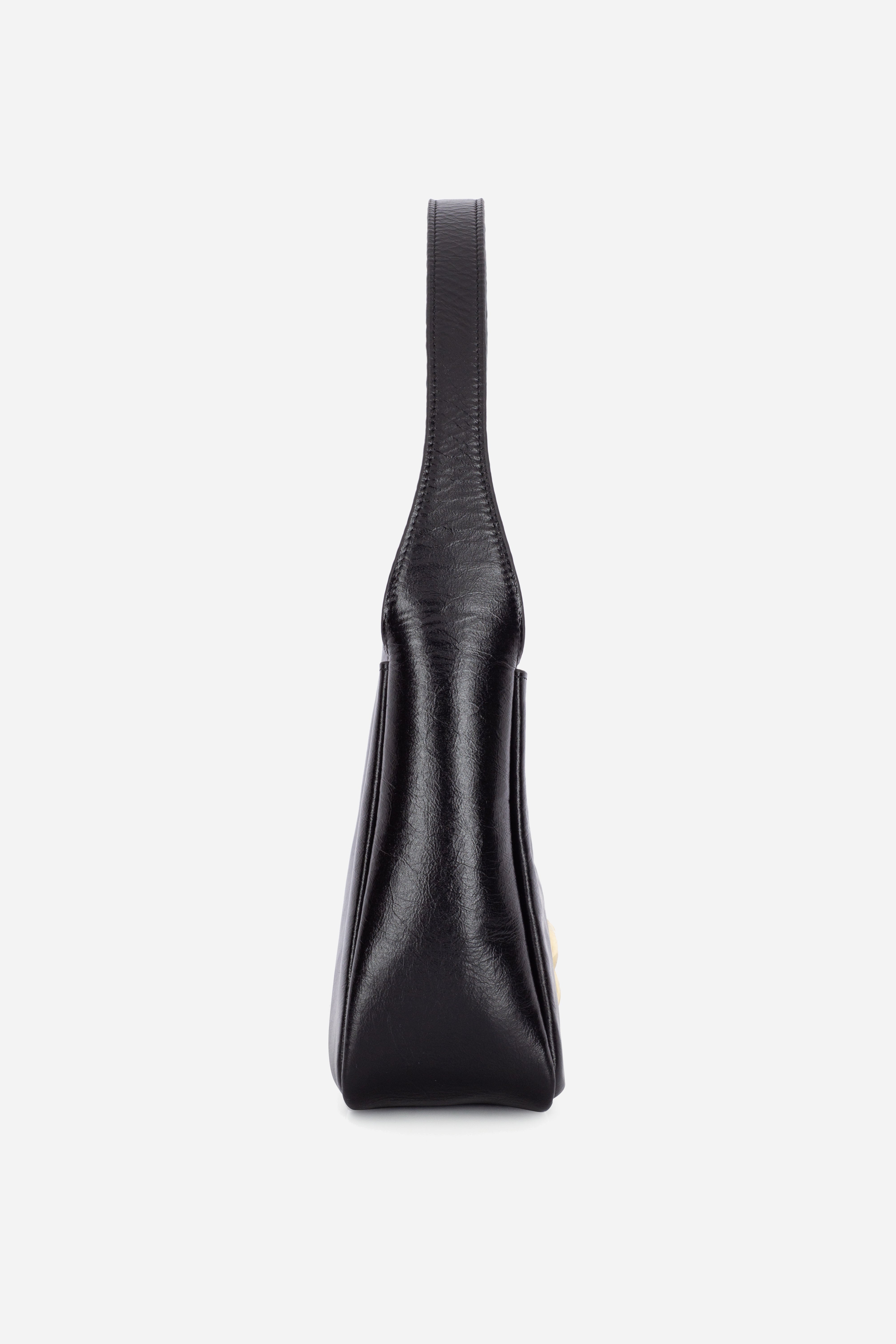Camellia Black-Black