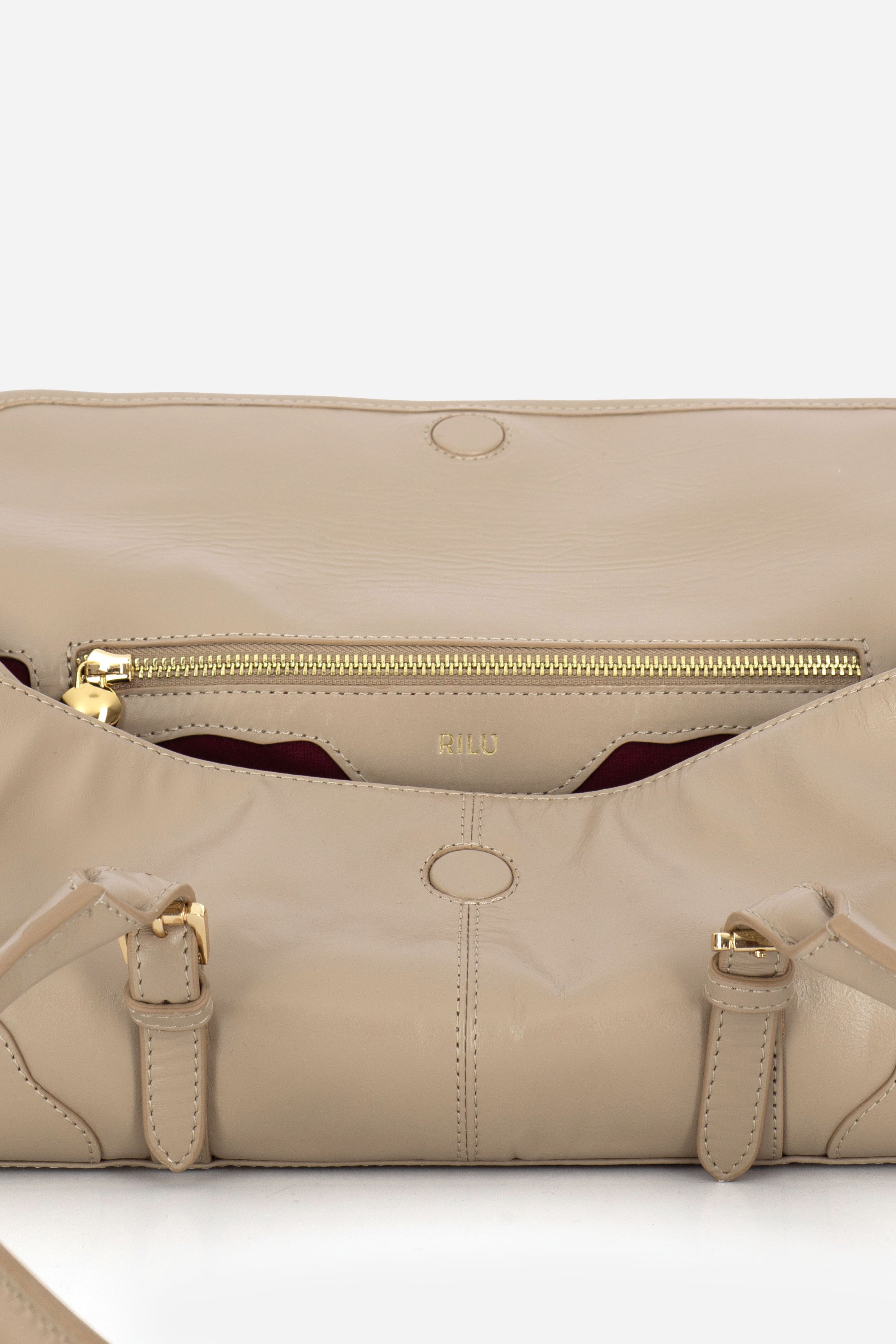 Rilu Amara sand leather shoulder bag close-up of thoughtful detail