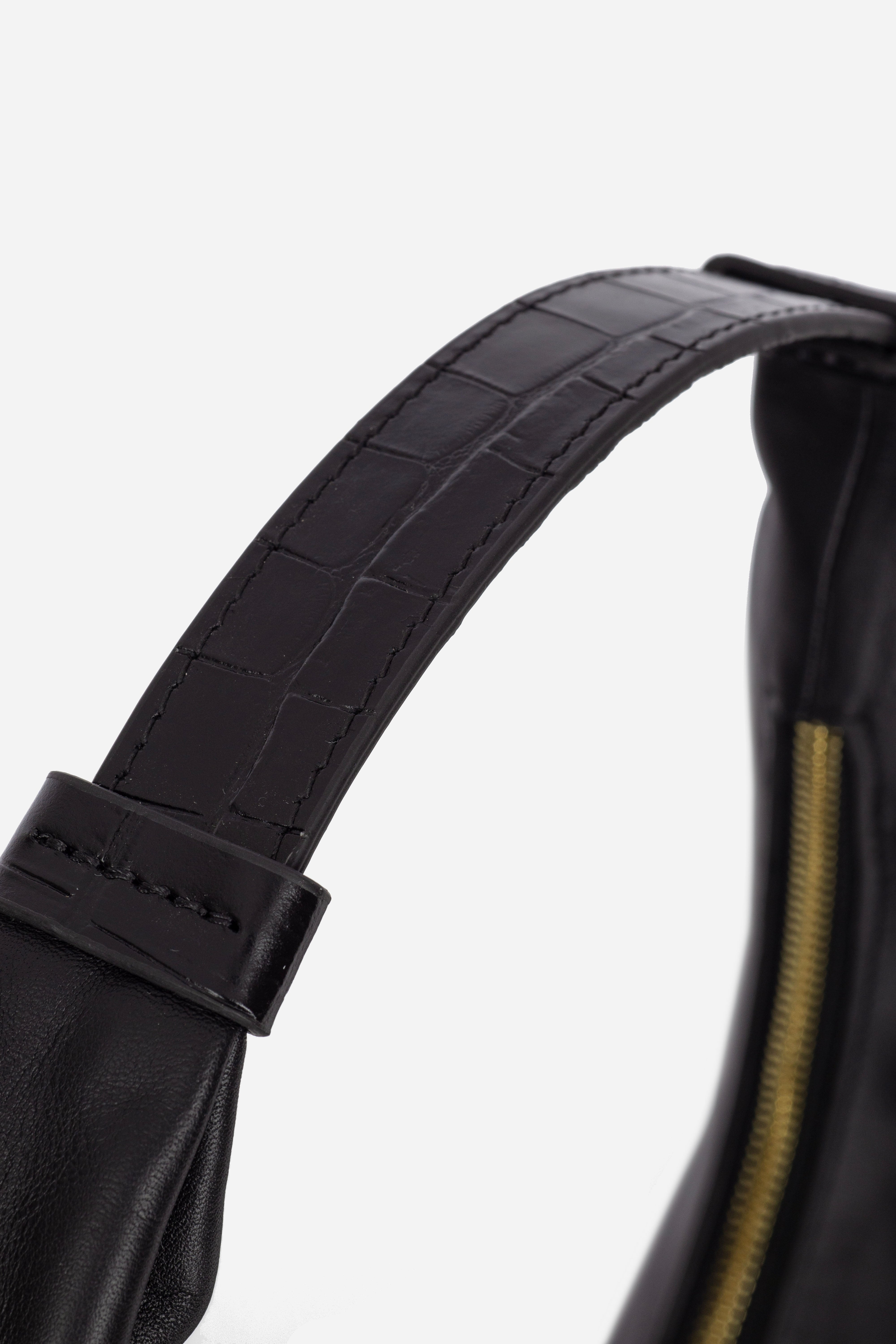 Rilu Hera black leather hobo bag close-up of the strap detail and soft leather